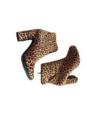 Leopard Print Block Heel Ankle Boots With Side Zipper In Size 7.5M. Leather Uppe